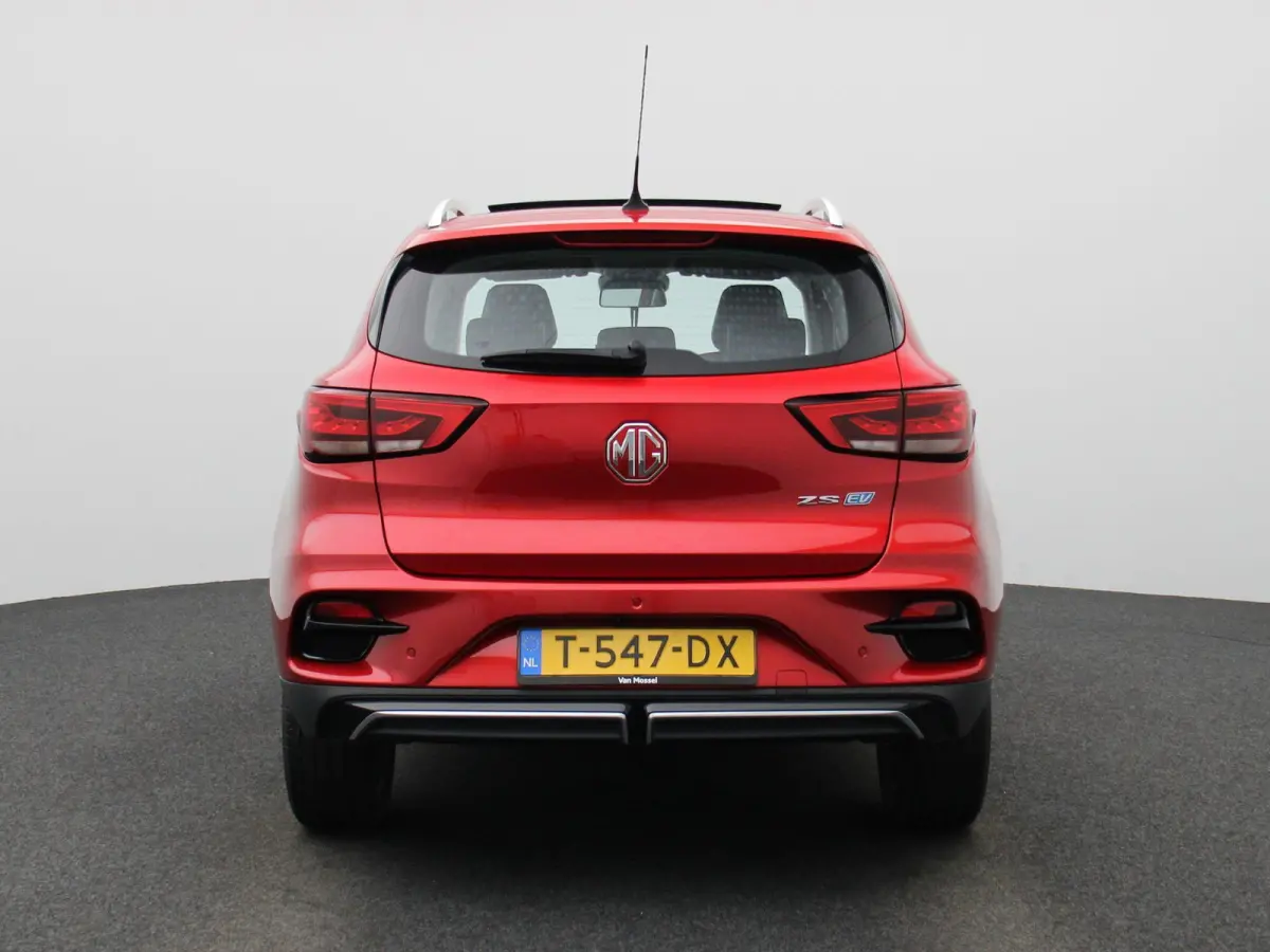 MG EV Standard Range Luxury 50 kWh