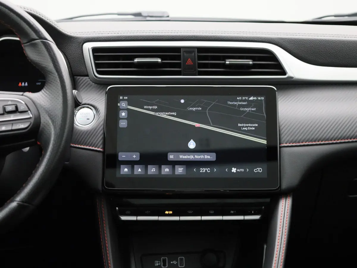 MG EV Standard Range Luxury 50 kWh Automaat | Panoramadak | Leder | Navigatie | Airco | Achteruitrijcamera | Apple Carplay / Android Auto | Stoelverwarming | Lichtmetalen Velgen |