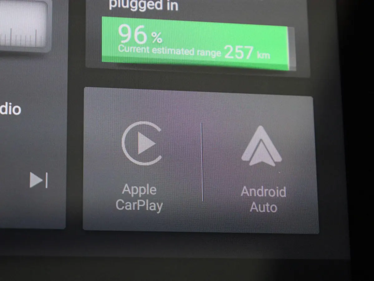 MG EV Standard Range Luxury 50 kWh Automaat | Panoramadak | Leder | Navigatie | Airco | Achteruitrijcamera | Apple Carplay / Android Auto | Stoelverwarming | Lichtmetalen Velgen |