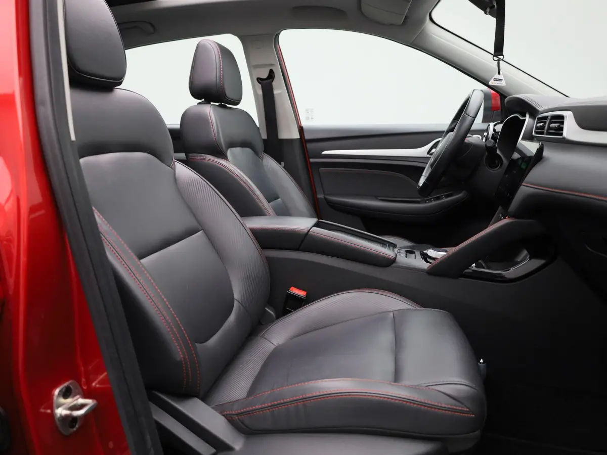 MG EV Standard Range Luxury 50 kWh Automaat | Panoramadak | Leder | Navigatie | Airco | Achteruitrijcamera | Apple Carplay / Android Auto | Stoelverwarming | Lichtmetalen Velgen |