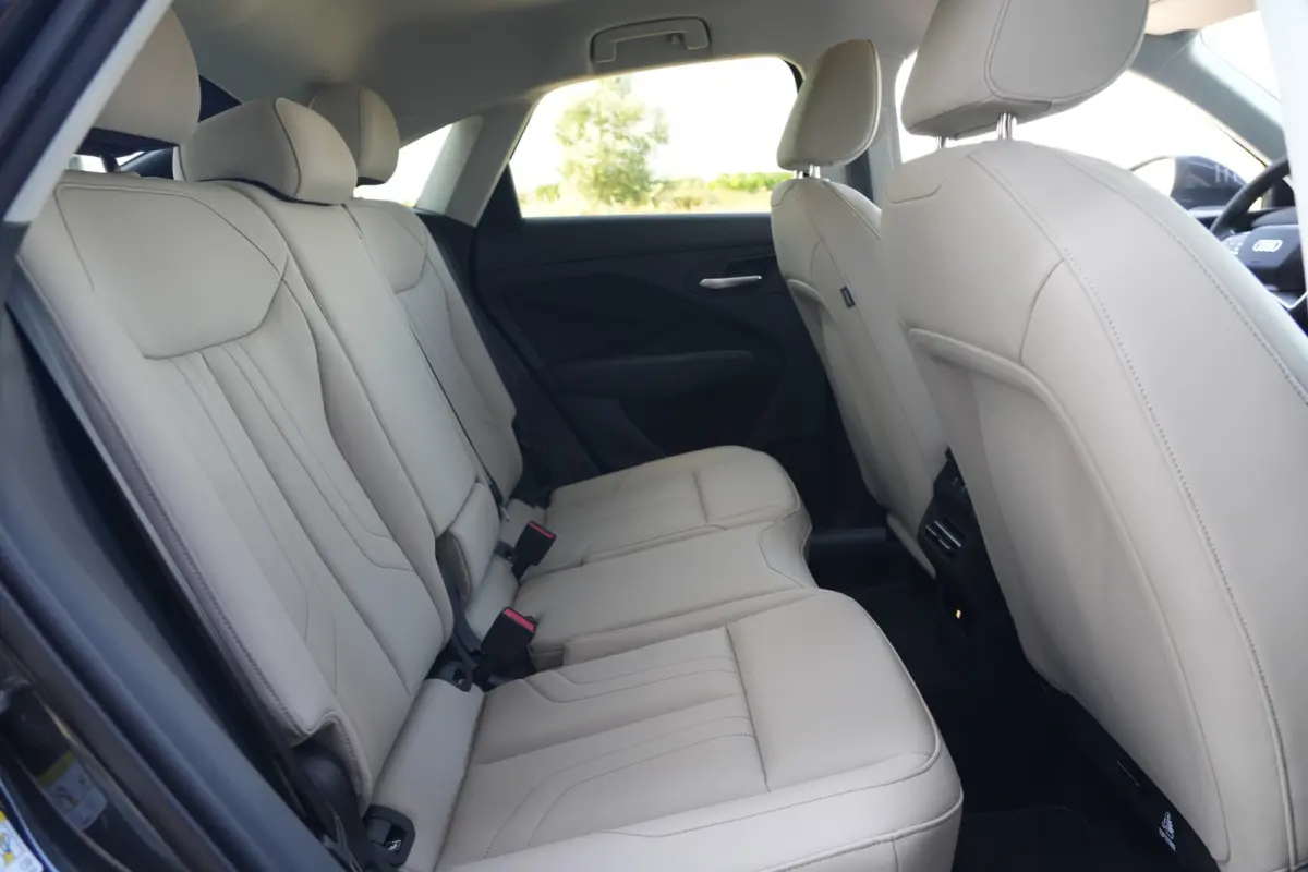 1.5 e-hybrid Advanced edition | 272 PK | Keyless | Adaptive Cruise | Camera | 19" | Audi Q3 Sportback 1.5 e-hybrid Advanced edition 272 PK met automatische transmissie, 19-inch lichtmetalen 