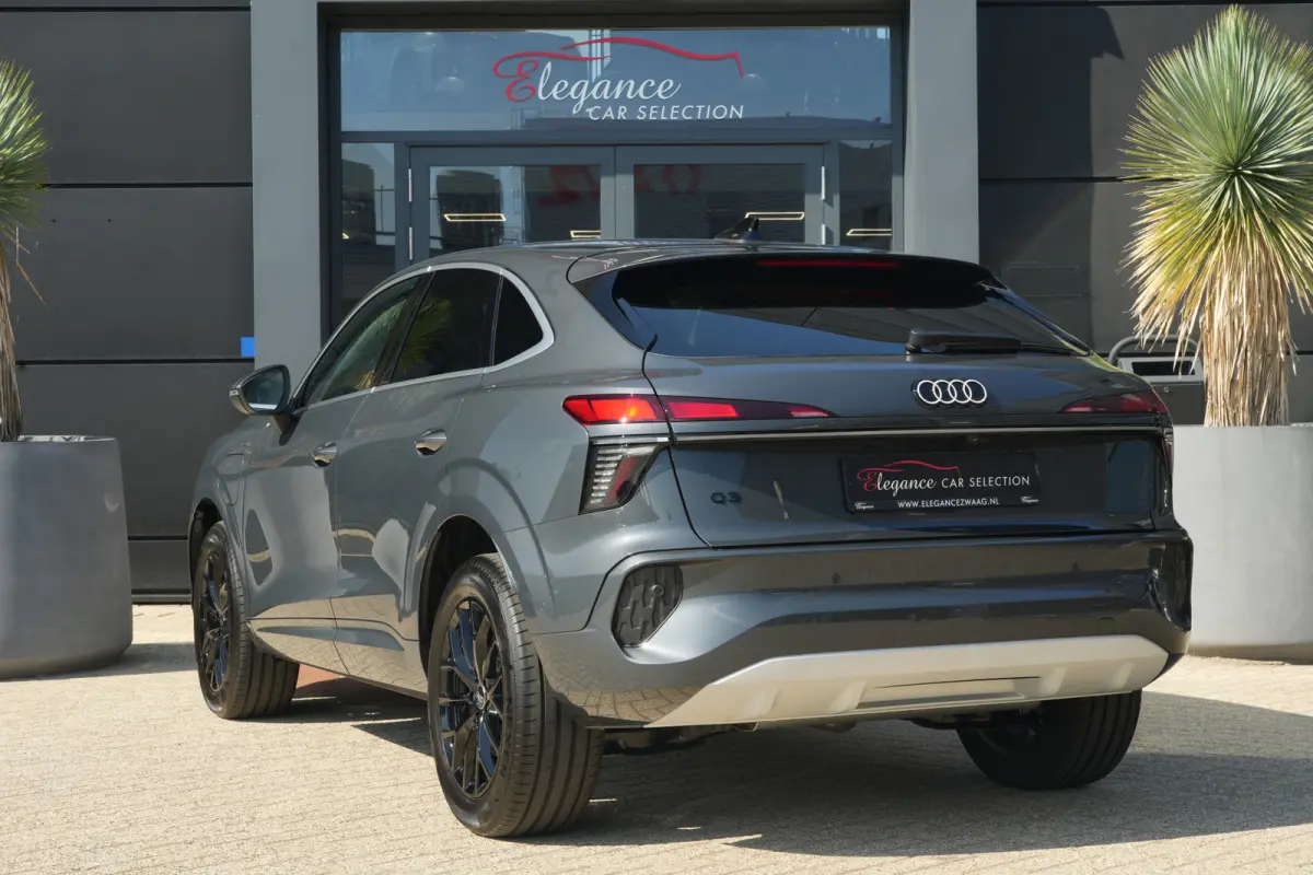 1.5 e-hybrid Advanced edition | 272 PK | Keyless | Adaptive Cruise | Camera | 19" | Audi Q3 Sportback 1.5 e-hybrid Advanced edition 272 PK met automatische transmissie, 19-inch lichtmetalen 
