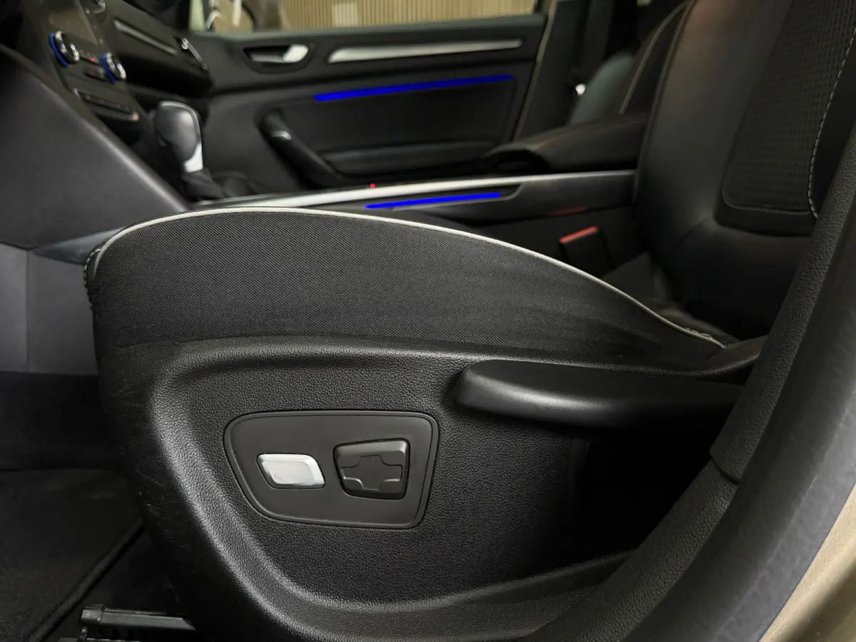 1.3 TCe 130pk Bose | Groot Navi | Camera | Led | Cruise control | Carplay | Trekhaak 100% onderhouden