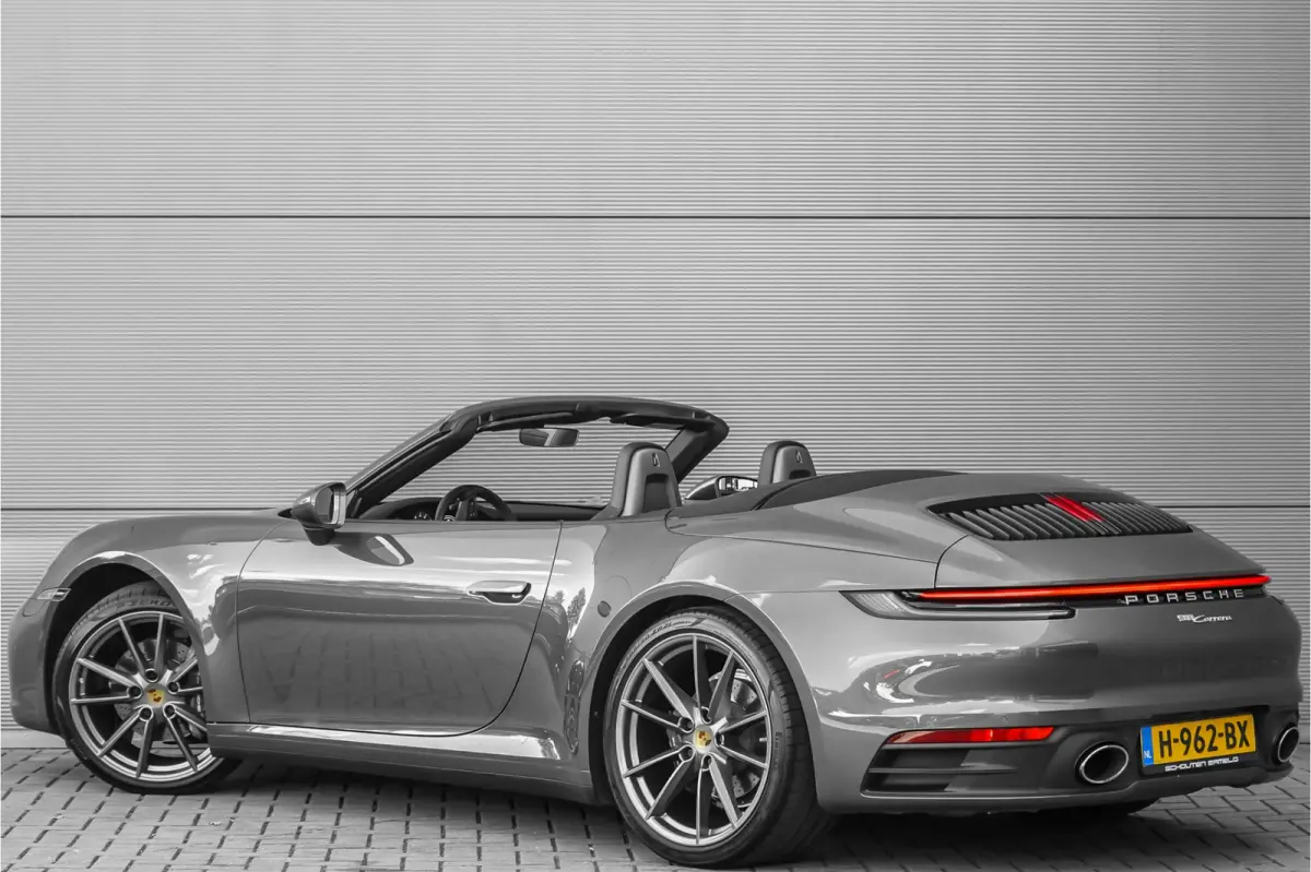 3.0 Carrera NL-Auto Sportuitlaat Sportstoelen Plus 21"