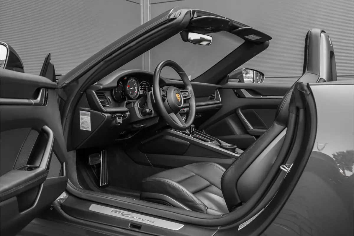 3.0 Carrera NL-Auto Sportuitlaat Sportstoelen Plus 21"