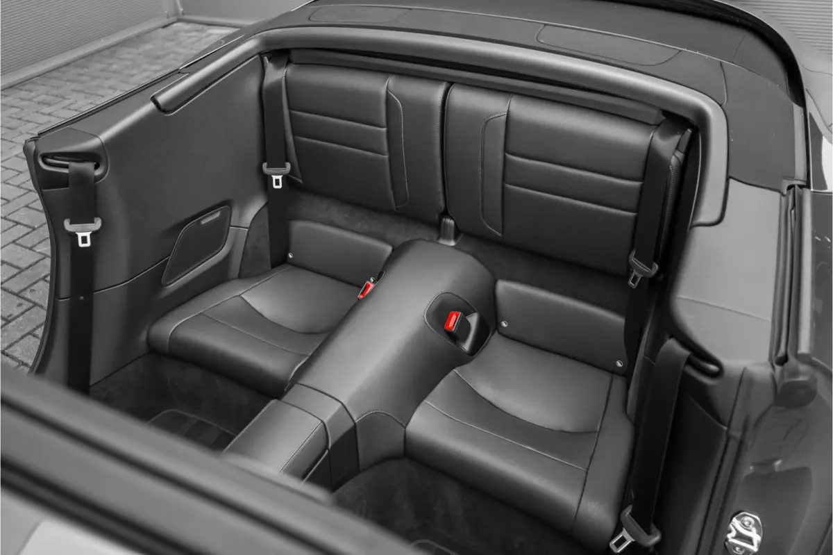 3.0 Carrera NL-Auto Sportuitlaat Sportstoelen Plus 21"