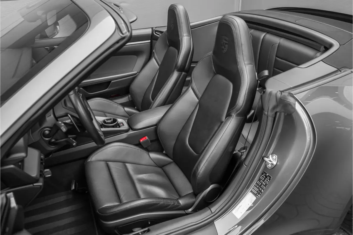 3.0 Carrera NL-Auto Sportuitlaat Sportstoelen Plus 21"