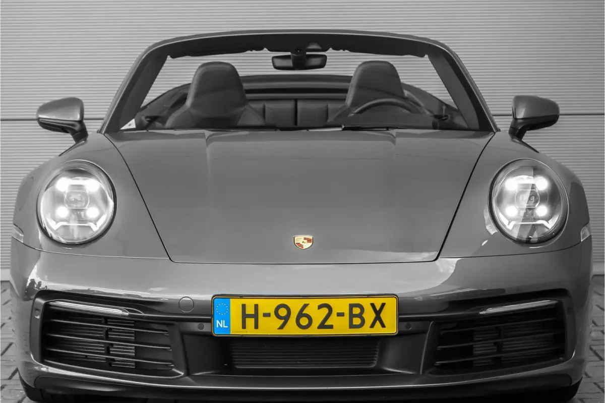 3.0 Carrera NL-Auto Sportuitlaat Sportstoelen Plus 21"