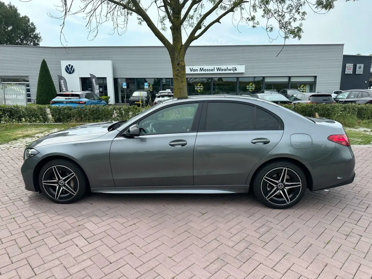 300 e AMG Line 313 PK | Navigatie | Climate Control | Stoelverwarming | Cruise Control | Achteruitrijcamera | Panoramadak | Elektrisch verstelbare stoelen |