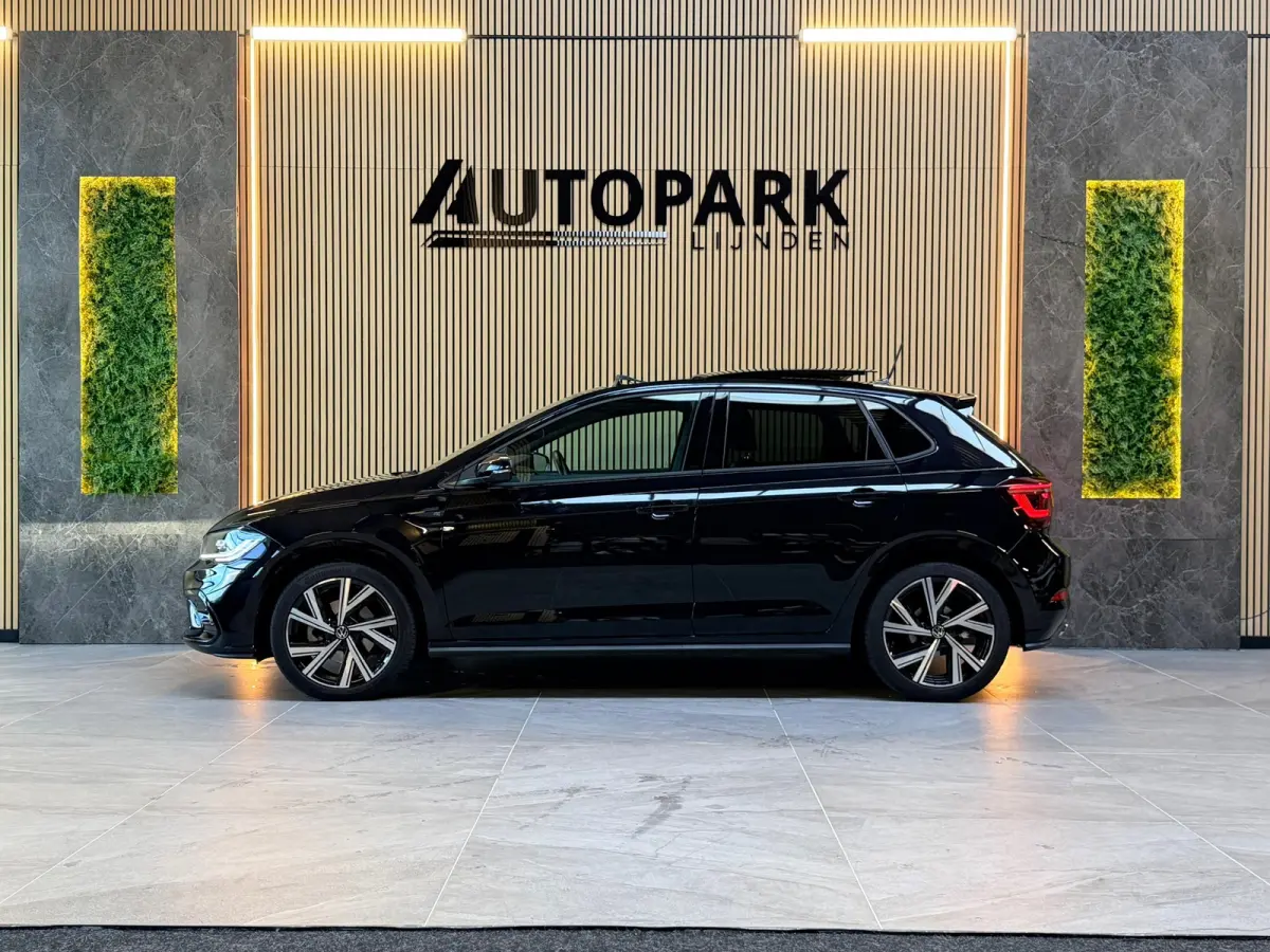 1.0 TSI 3X R-Line|PANO|IQ LIGHT|ACC|CAMERA|CARPLAY|FABRIEKSGARANTIE 2027|DEALER ONDERHOUDEN|2025|BOMVOL!