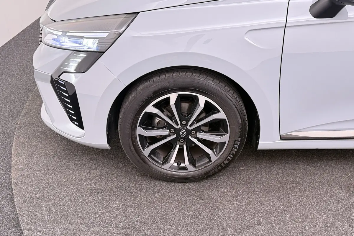 1.0T 90 PK Techno+ Carplay Camera Climate