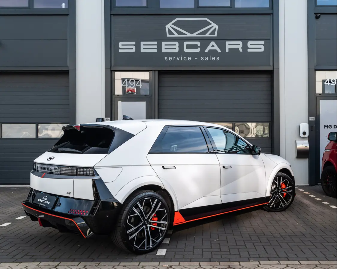 N AWD 84 kWh 650 PK ATLAS WHITE MATTE, N E-SHIFT, HEAD UP