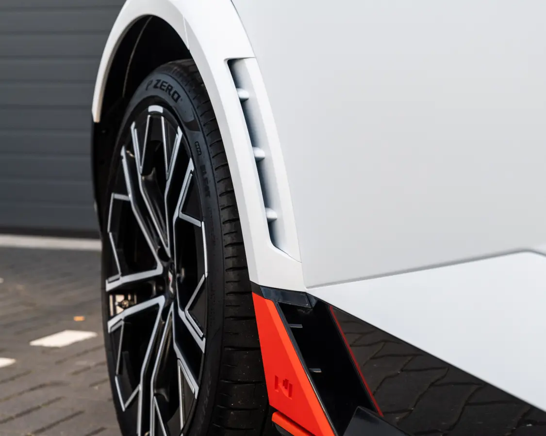 N AWD 84 kWh 650 PK ATLAS WHITE MATTE, N E-SHIFT, HEAD UP