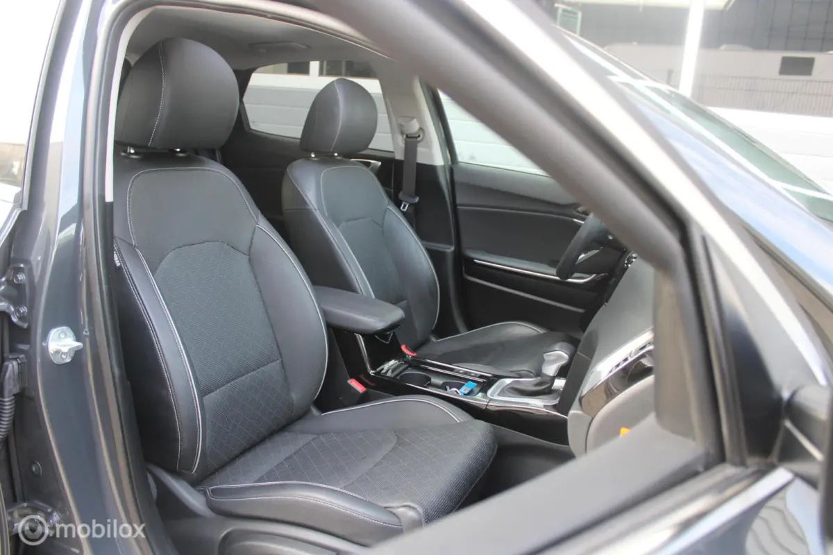 1.6 GDi PHEV ExecutiveLine 1e Eig NL Auto | Panoramadak | Leer | Stoelverwarming en Koeling.
