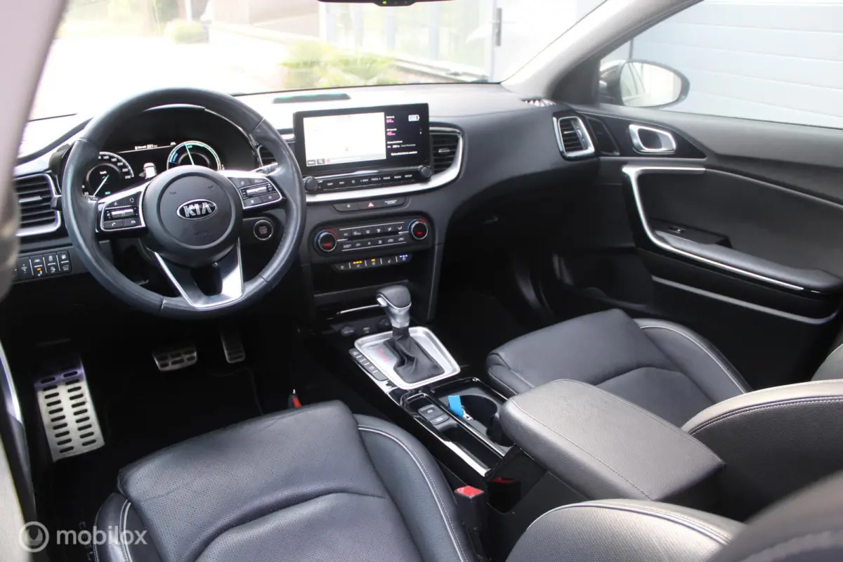1.6 GDi PHEV ExecutiveLine 1e Eig NL Auto | Panoramadak | Leer | Stoelverwarming en Koeling.