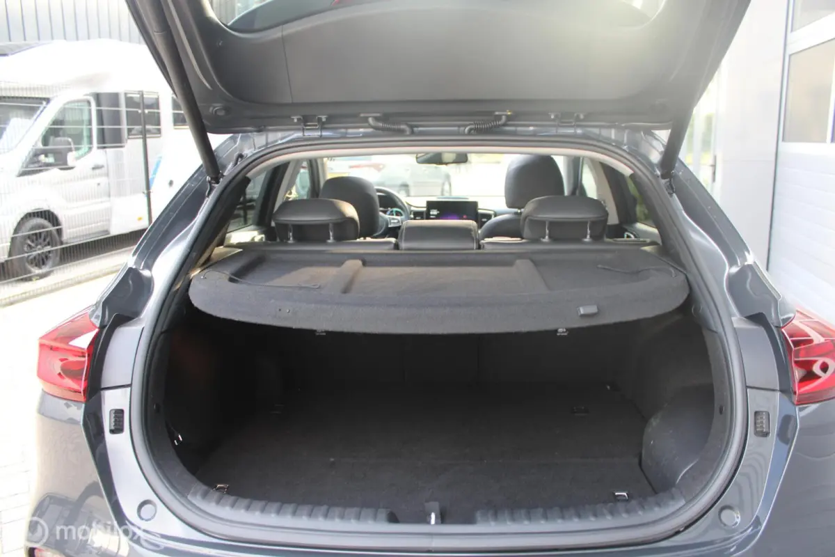 1.6 GDi PHEV ExecutiveLine 1e Eig NL Auto | Panoramadak | Leer | Stoelverwarming en Koeling.