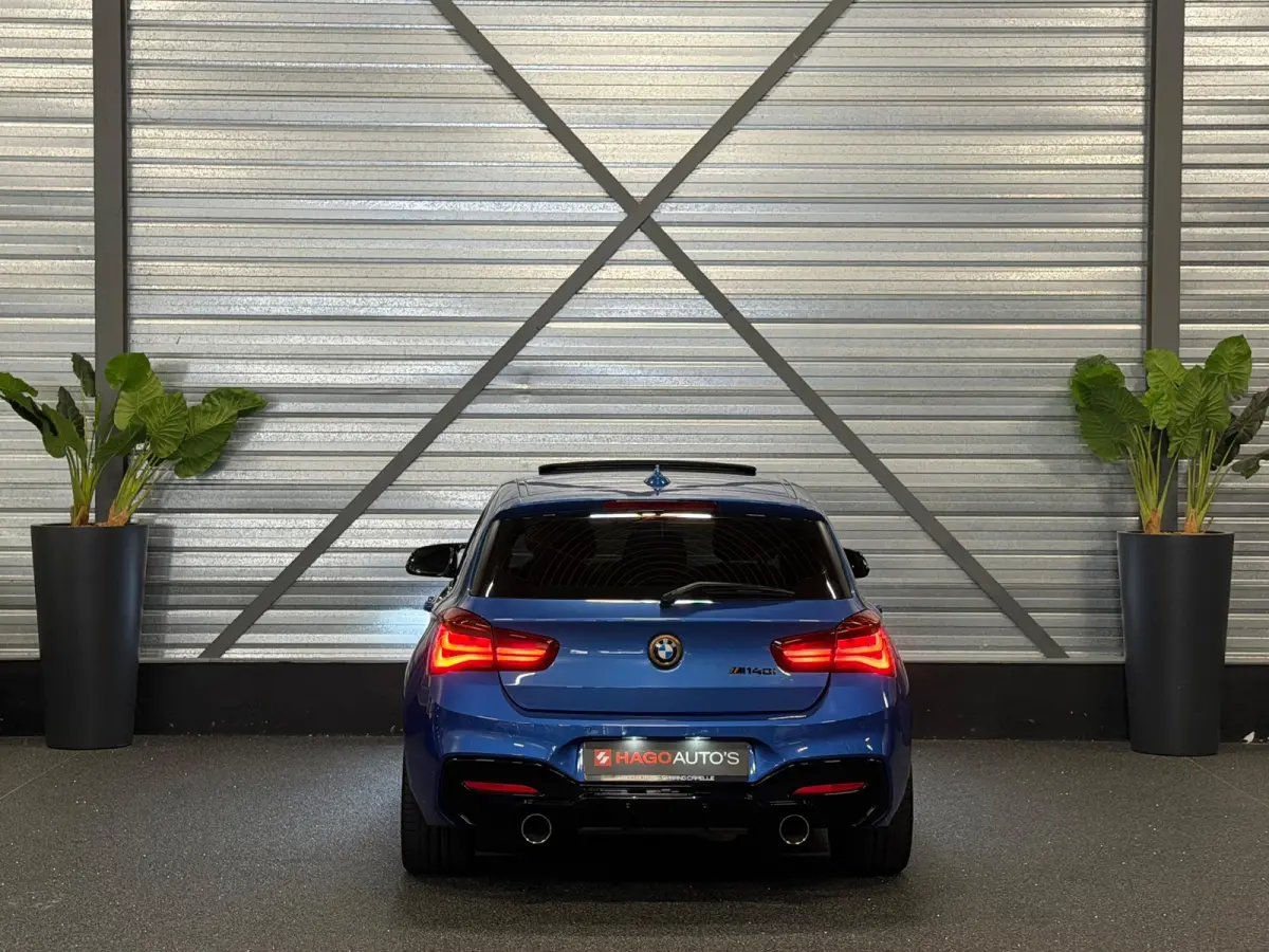 M140i xDrive Special Edition 400-PK!/VIRTUAL/NAVI/LED/H-K/SCHUIFDAK/ALCANTARA/M-PERFORMANCE-UITLAAT/12-MND-GARANTIE
