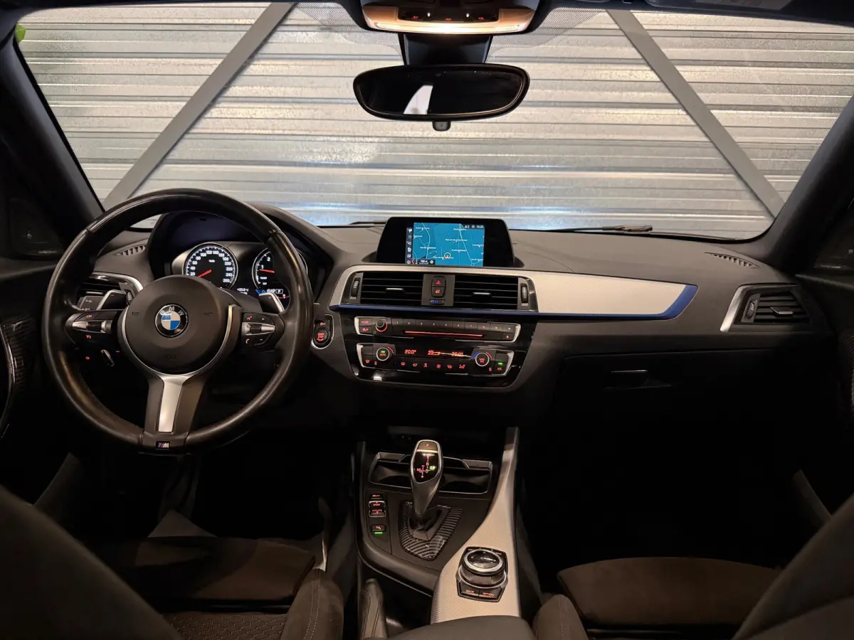 M140i xDrive Special Edition 400-PK!/VIRTUAL/NAVI/LED/H-K/SCHUIFDAK/ALCANTARA/M-PERFORMANCE-UITLAAT/12-MND-GARANTIE