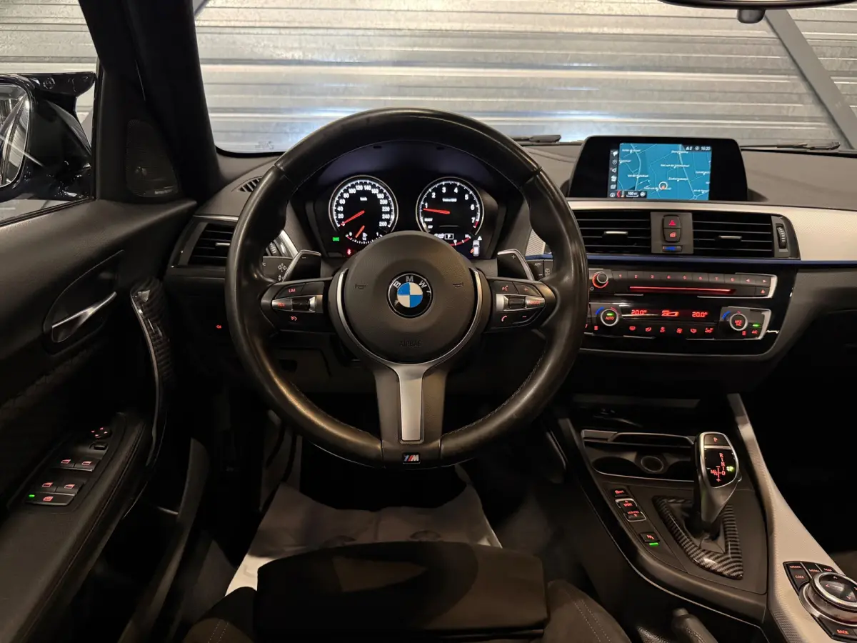 M140i xDrive Special Edition 400-PK!/VIRTUAL/NAVI/LED/H-K/SCHUIFDAK/ALCANTARA/M-PERFORMANCE-UITLAAT/12-MND-GARANTIE