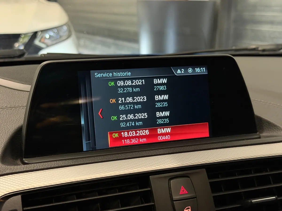 M140i xDrive Special Edition 400-PK!/VIRTUAL/NAVI/LED/H-K/SCHUIFDAK/ALCANTARA/M-PERFORMANCE-UITLAAT/12-MND-GARANTIE
