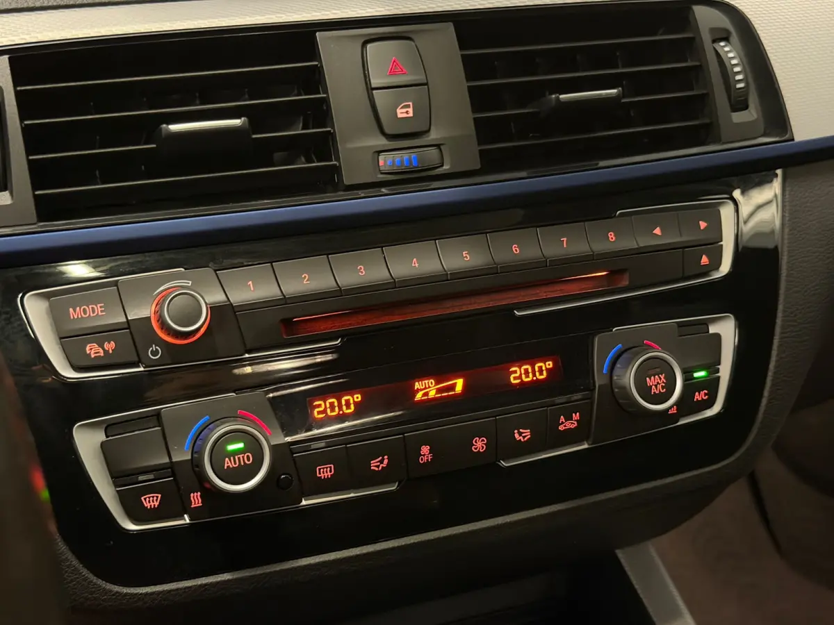 M140i xDrive Special Edition 400-PK!/VIRTUAL/NAVI/LED/H-K/SCHUIFDAK/ALCANTARA/M-PERFORMANCE-UITLAAT/12-MND-GARANTIE