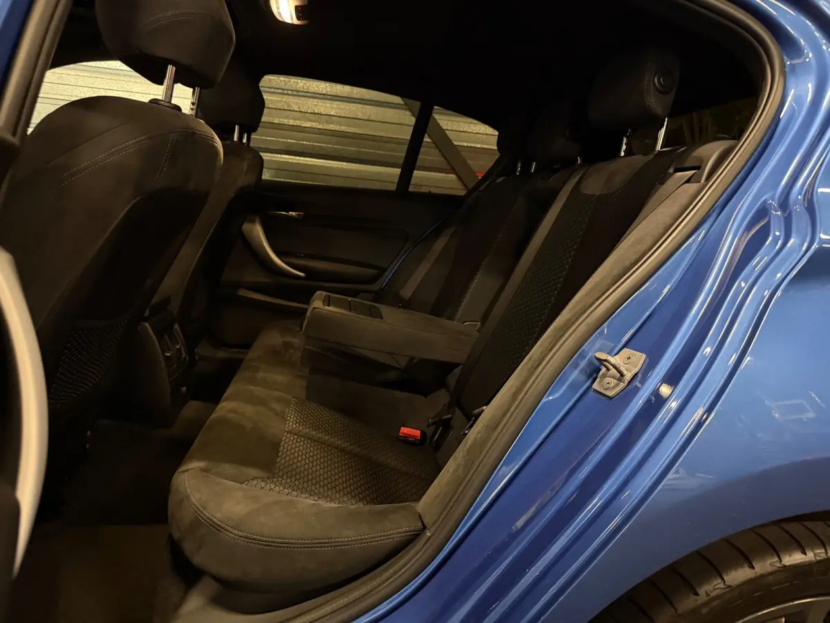 M140i xDrive Special Edition 400-PK!/VIRTUAL/NAVI/LED/H-K/SCHUIFDAK/ALCANTARA/M-PERFORMANCE-UITLAAT/12-MND-GARANTIE