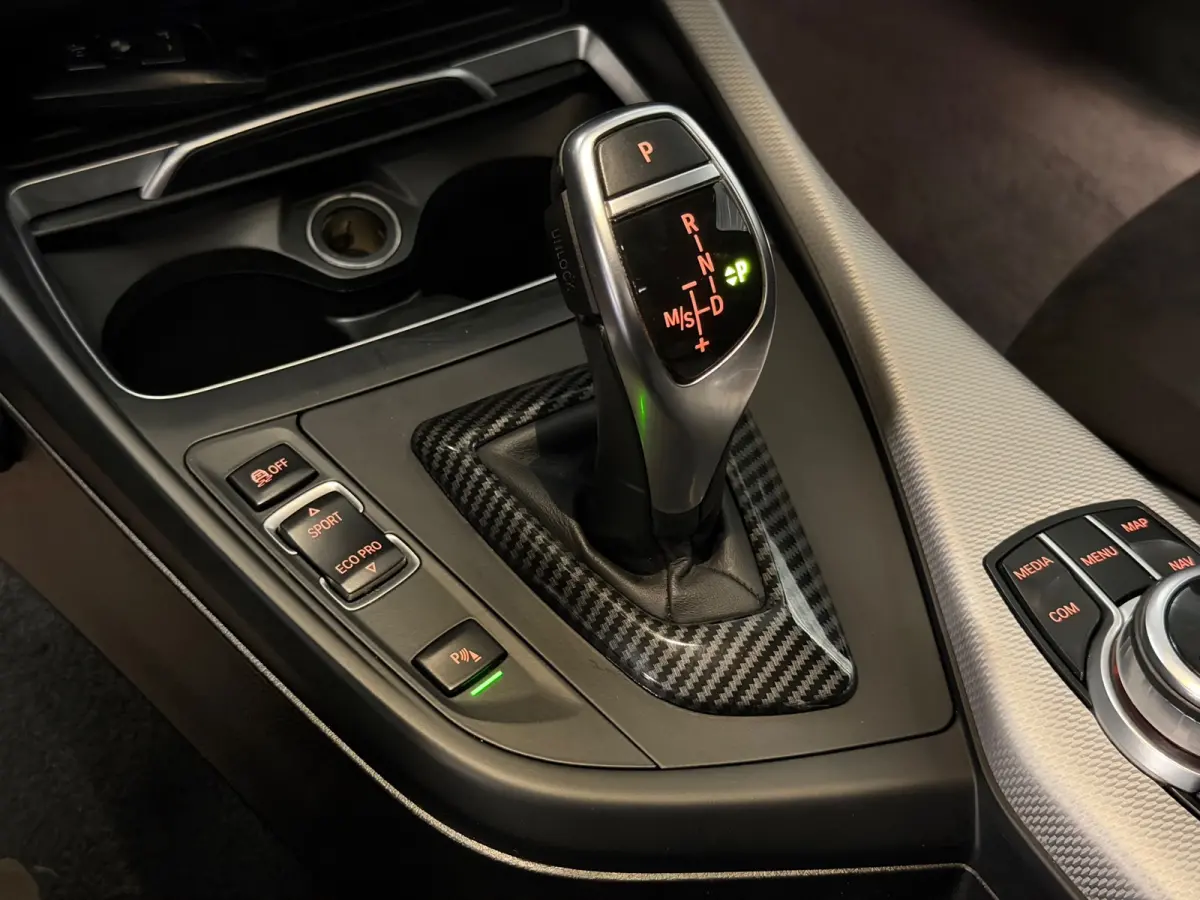 M140i xDrive Special Edition 400-PK!/VIRTUAL/NAVI/LED/H-K/SCHUIFDAK/ALCANTARA/M-PERFORMANCE-UITLAAT/12-MND-GARANTIE