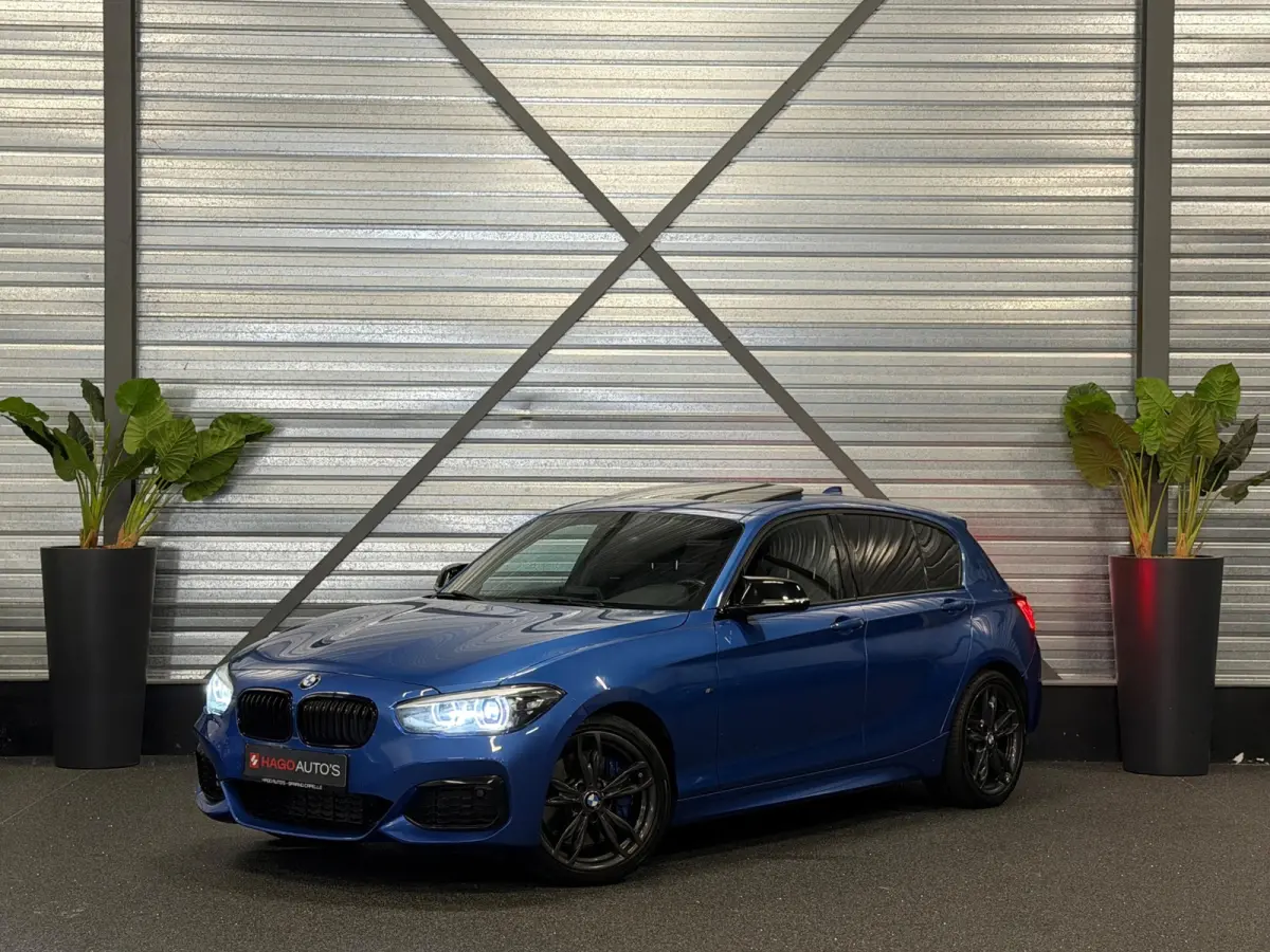 M140i xDrive Special Edition 400-PK!/VIRTUAL/NAVI/LED/H-K/SCHUIFDAK/ALCANTARA/M-PERFORMANCE-UITLAAT/12-MND-GARANTIE