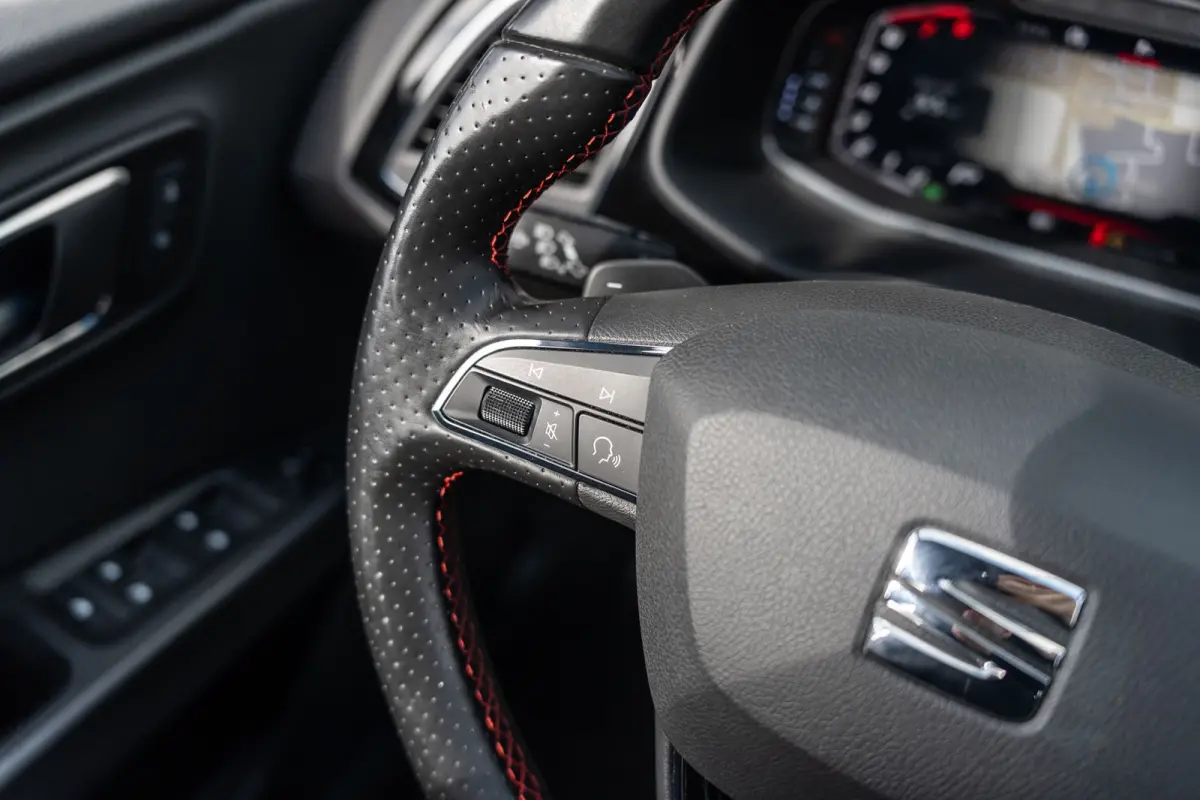 1.5 TSI FR Business Intense Black/Carbon ACC*VIRTUAL*BEATS*LANE*PANO*CAMERA