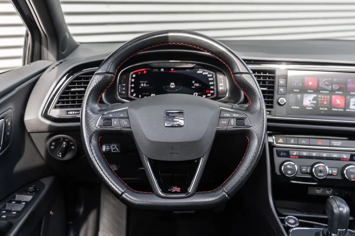 1.5 TSI FR Business Intense Black/Carbon ACC*VIRTUAL*BEATS*LANE*PANO*CAMERA