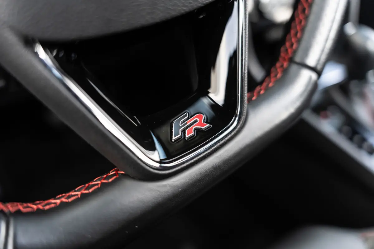 1.5 TSI FR Business Intense Black/Carbon ACC*VIRTUAL*BEATS*LANE*PANO*CAMERA