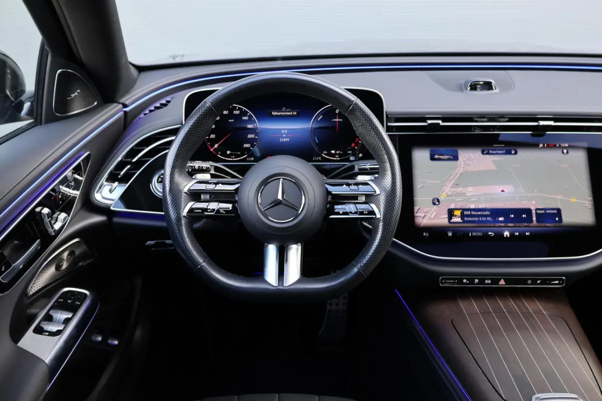 300 e AMG Line / Panoramadak / Memory Stoelen / Hyperscreen / Keyless-Go / Burmester 3D Surround