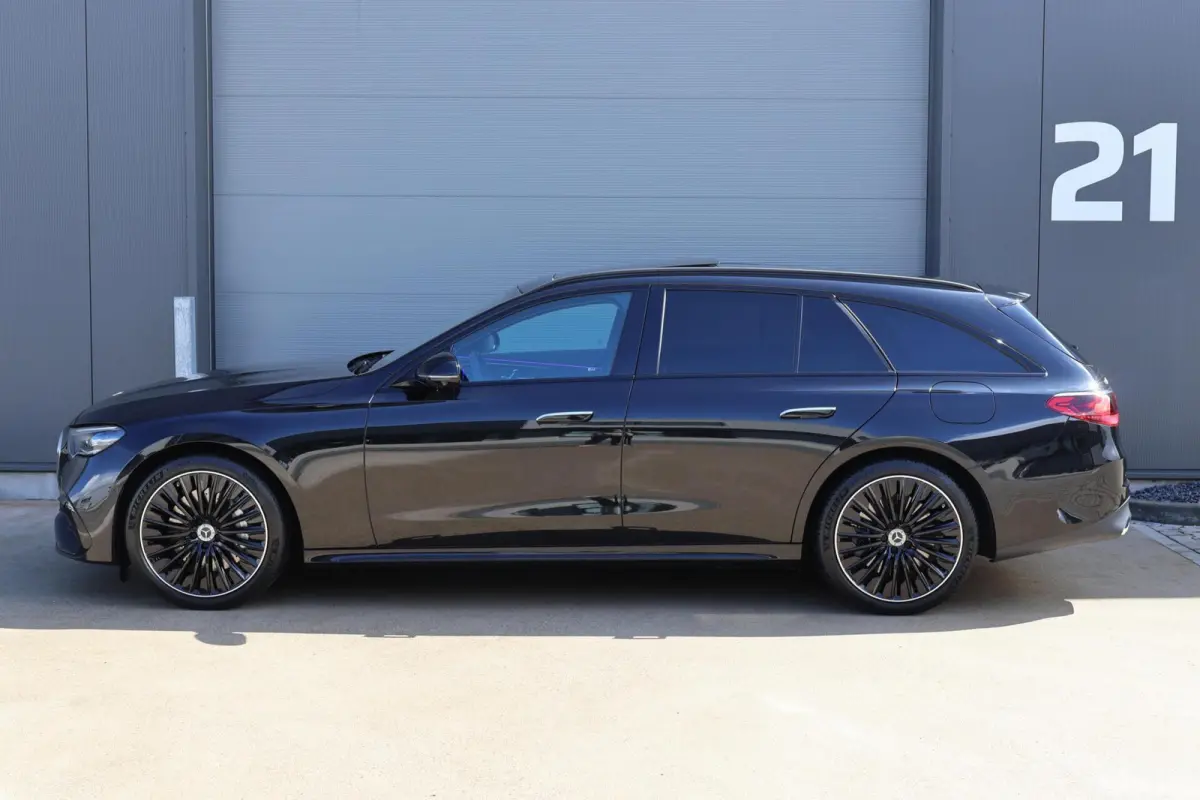 300 e AMG Line / Panoramadak / Memory Stoelen / Hyperscreen / Keyless-Go / Burmester 3D Surround