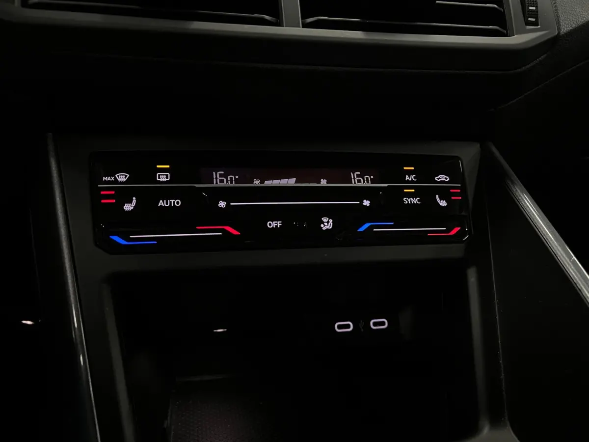 1.0 TSI | IQ-light | Clima | Carplay| Camera