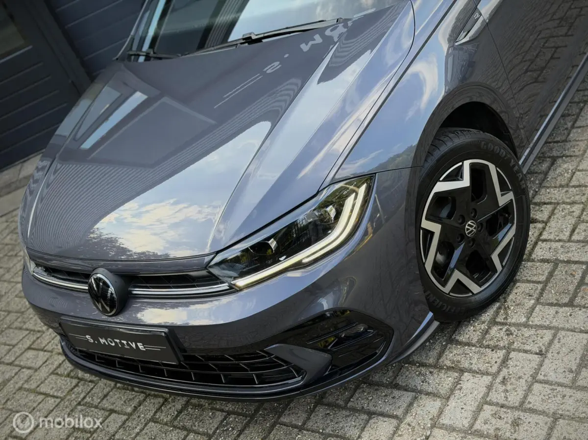 1.0 TSI R-Line. BTW, Camera, DSG, IQ, Clima, Stoelvwr, ACC,