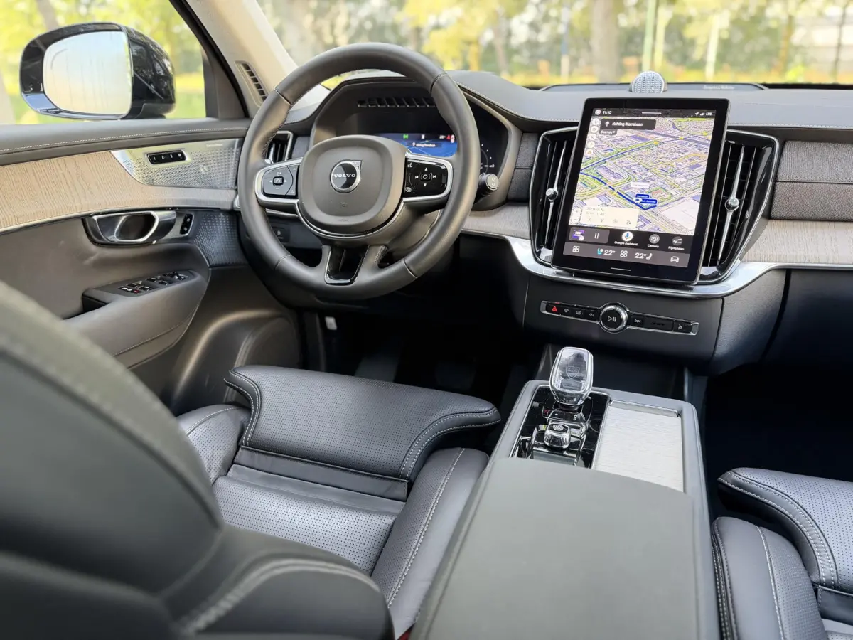 2.0 T8 Plug-in hybrid AWD Ultra Dark |Full Option|Pano|B&W|Massage/Ventilatie|Luchtvering|Trekhaak