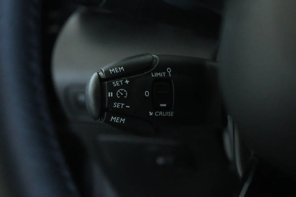 1.2 Turbo S&S Bussines Automaat | Cruise Control | Camera | Trekhaak | Navi | Keyless | Carplay