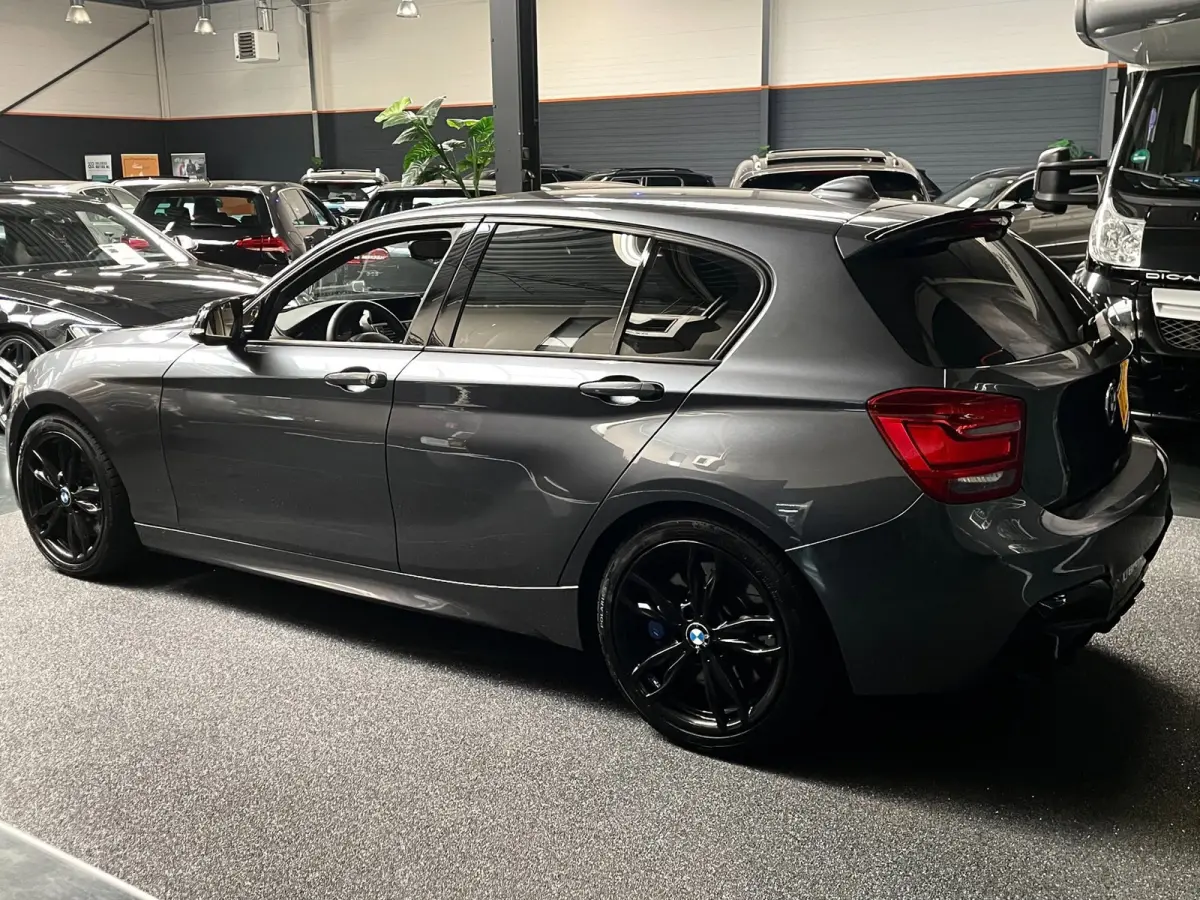 M135i xDrive 320 PK M-PERFORMANCE NAVI LEER CARPLAY