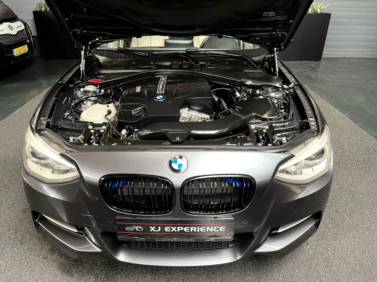 M135i xDrive 320 PK M-PERFORMANCE NAVI LEER CARPLAY