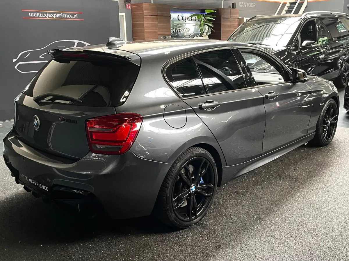 M135i xDrive 320 PK M-PERFORMANCE NAVI LEER CARPLAY