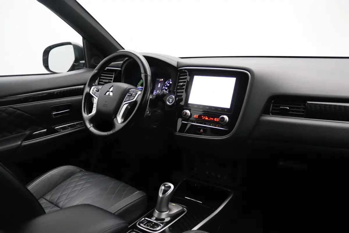 224pk PHEV Instyle Apple Carplay/Android Auto | Climate