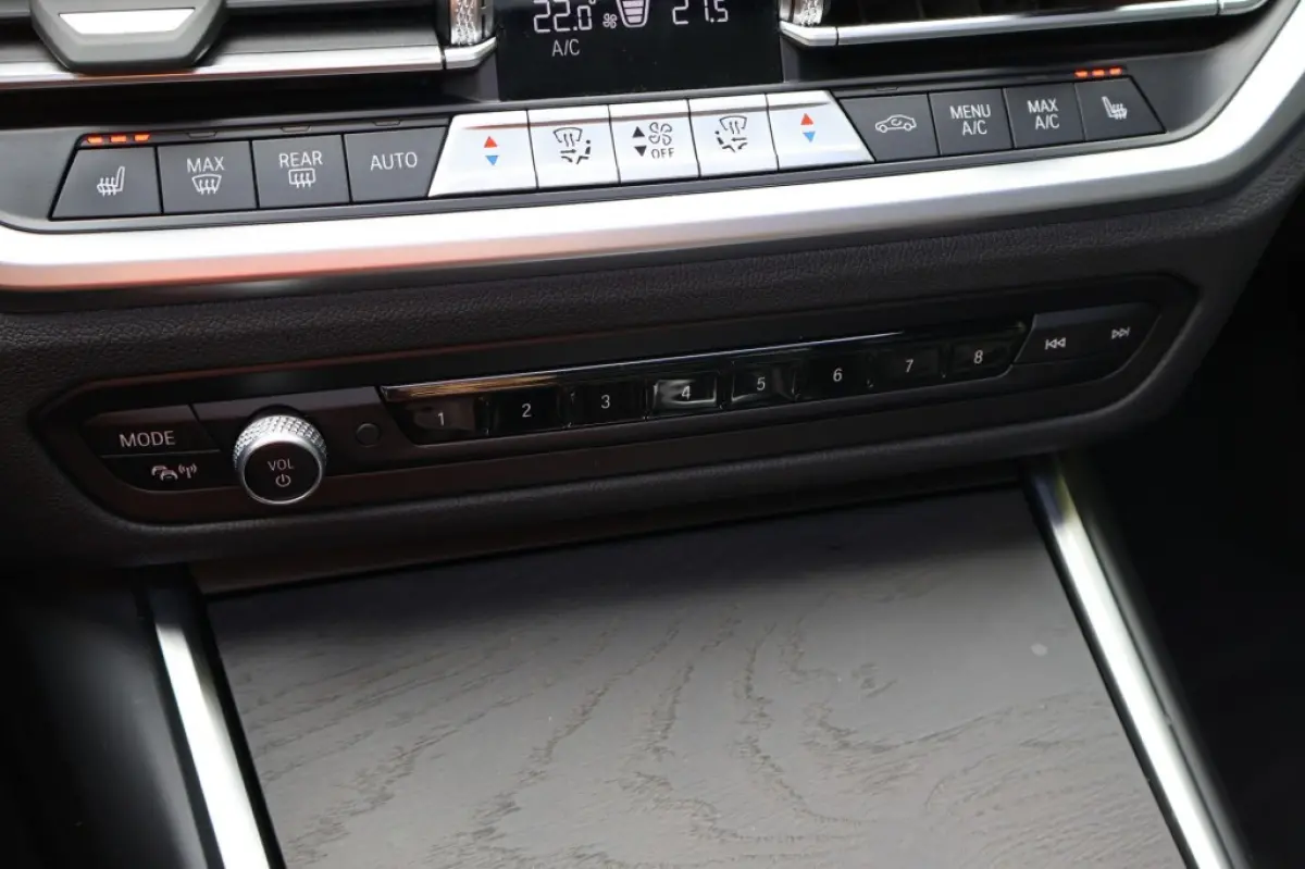 330e M Sport (292pk) M340i Look/Laser/Panodak/Helix Geluidsysteem