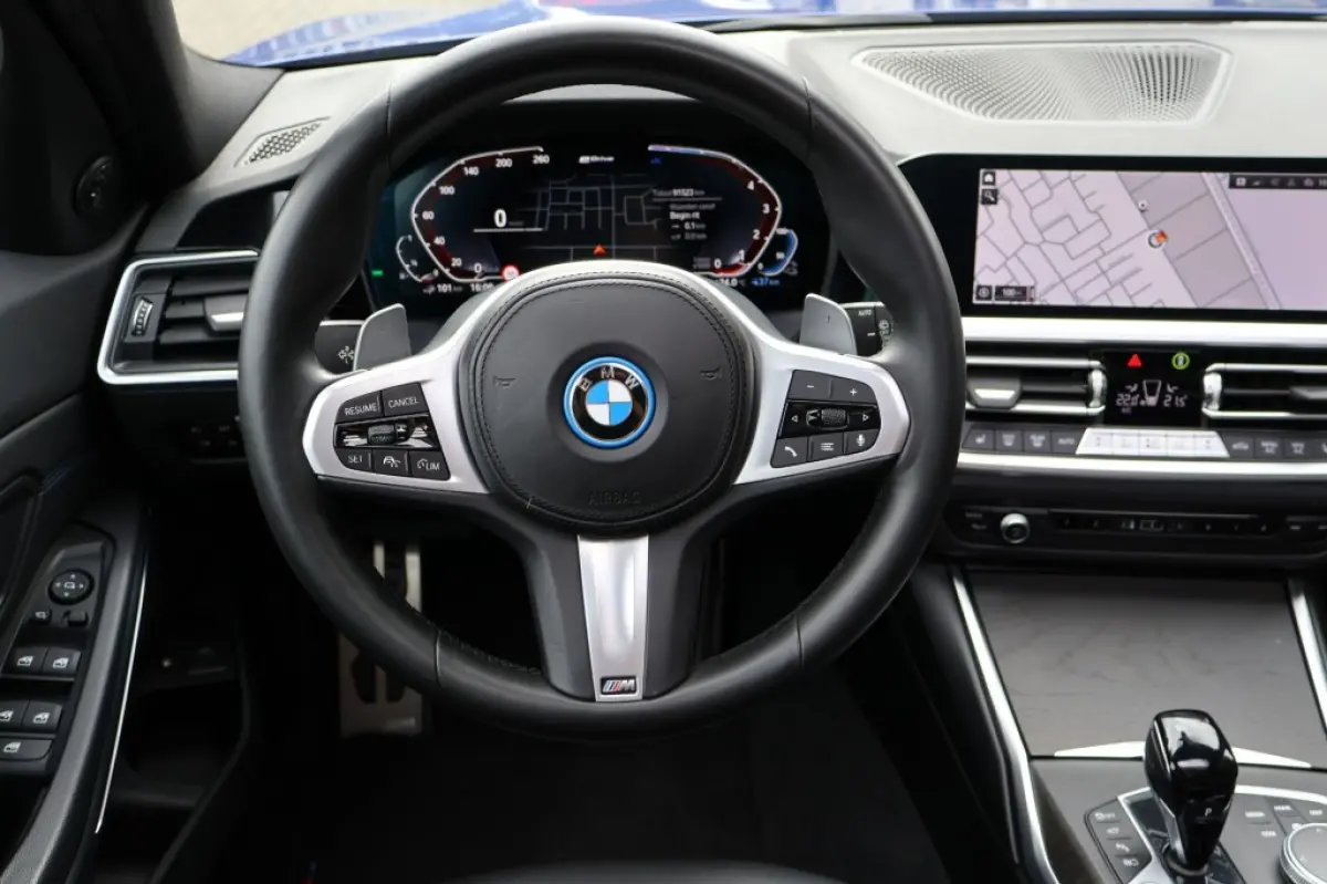 330e M Sport (292pk) M340i Look/Laser/Panodak/Helix Geluidsysteem
