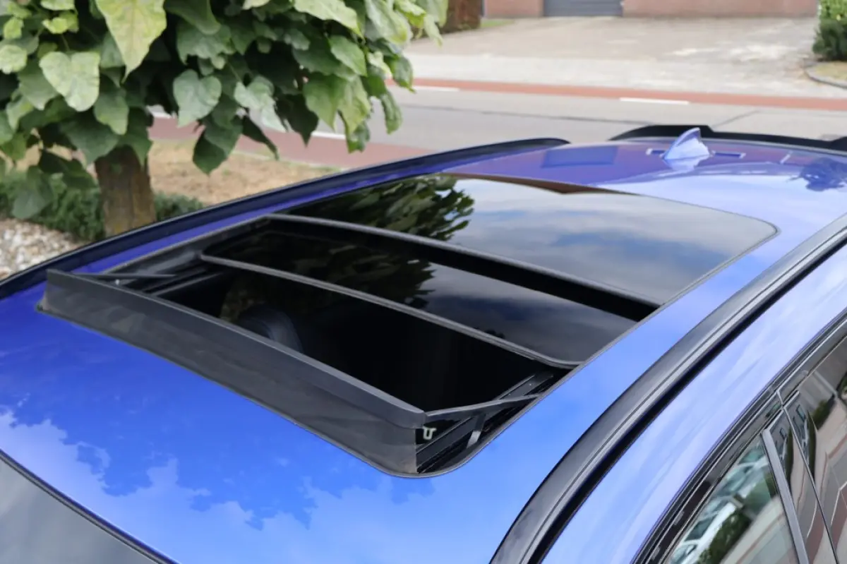 330e M Sport (292pk) M340i Look/Laser/Panodak/Helix Geluidsysteem
