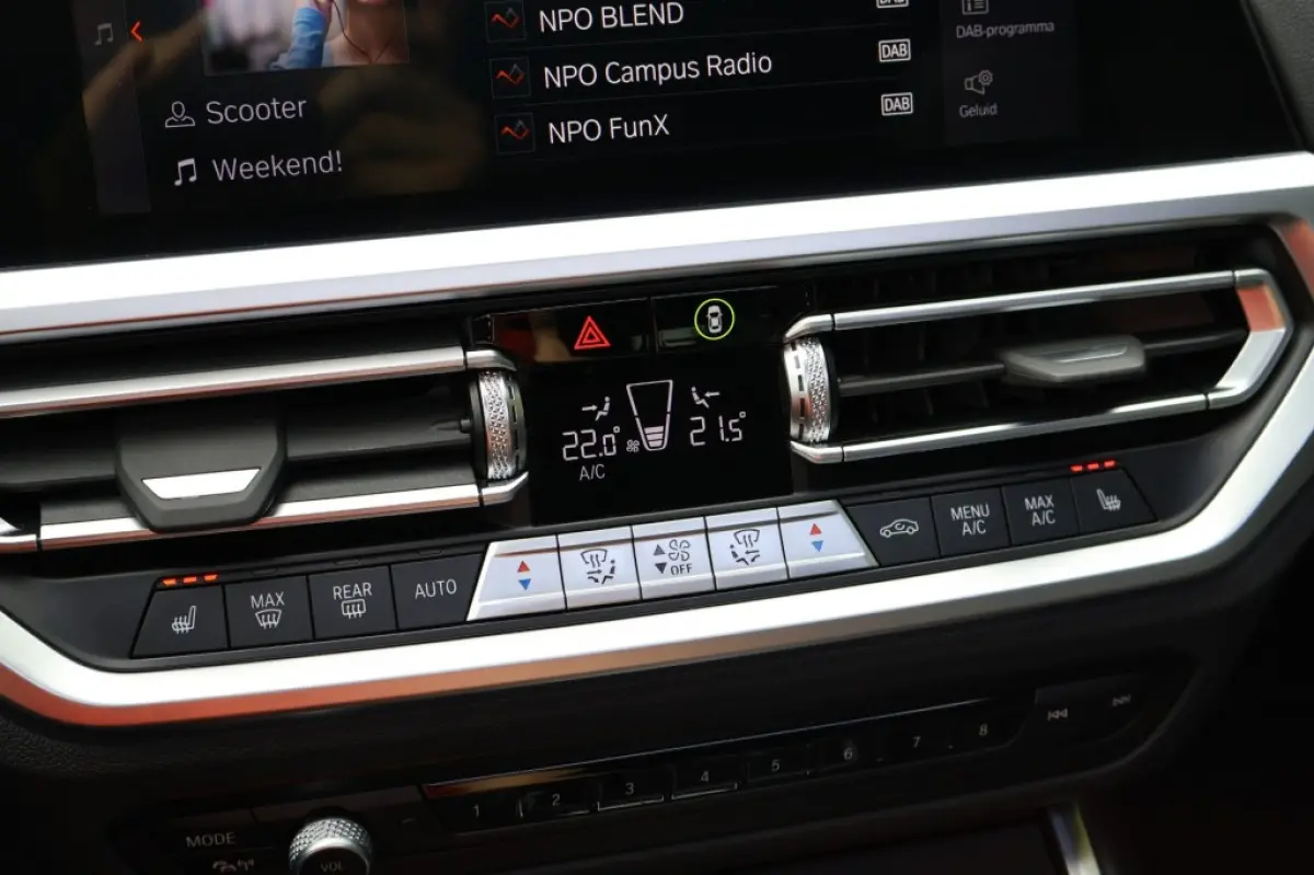 330e M Sport (292pk) M340i Look/Laser/Panodak/Helix Geluidsysteem