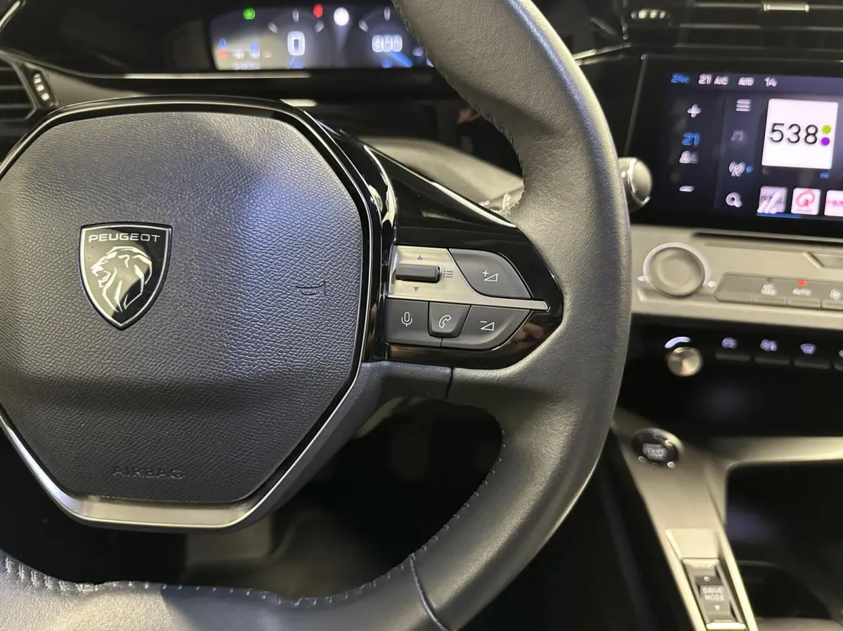 1.2 PureTech Active Pack Business NAVI CARPLAY CRUISE ECC.