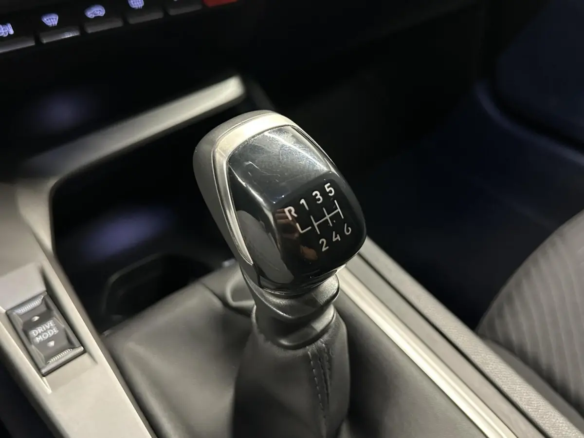 1.2 PureTech Active Pack Business NAVI CARPLAY CRUISE ECC.