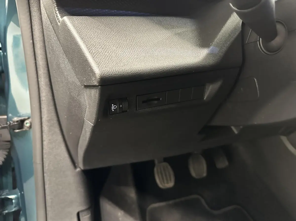 1.2 PureTech Active Pack Business NAVI CARPLAY CRUISE ECC.