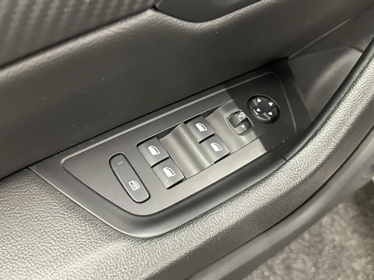 1.2 PureTech Blue Lease Active CAMERA CARPLAY NAVI LM ECC CRUISE.