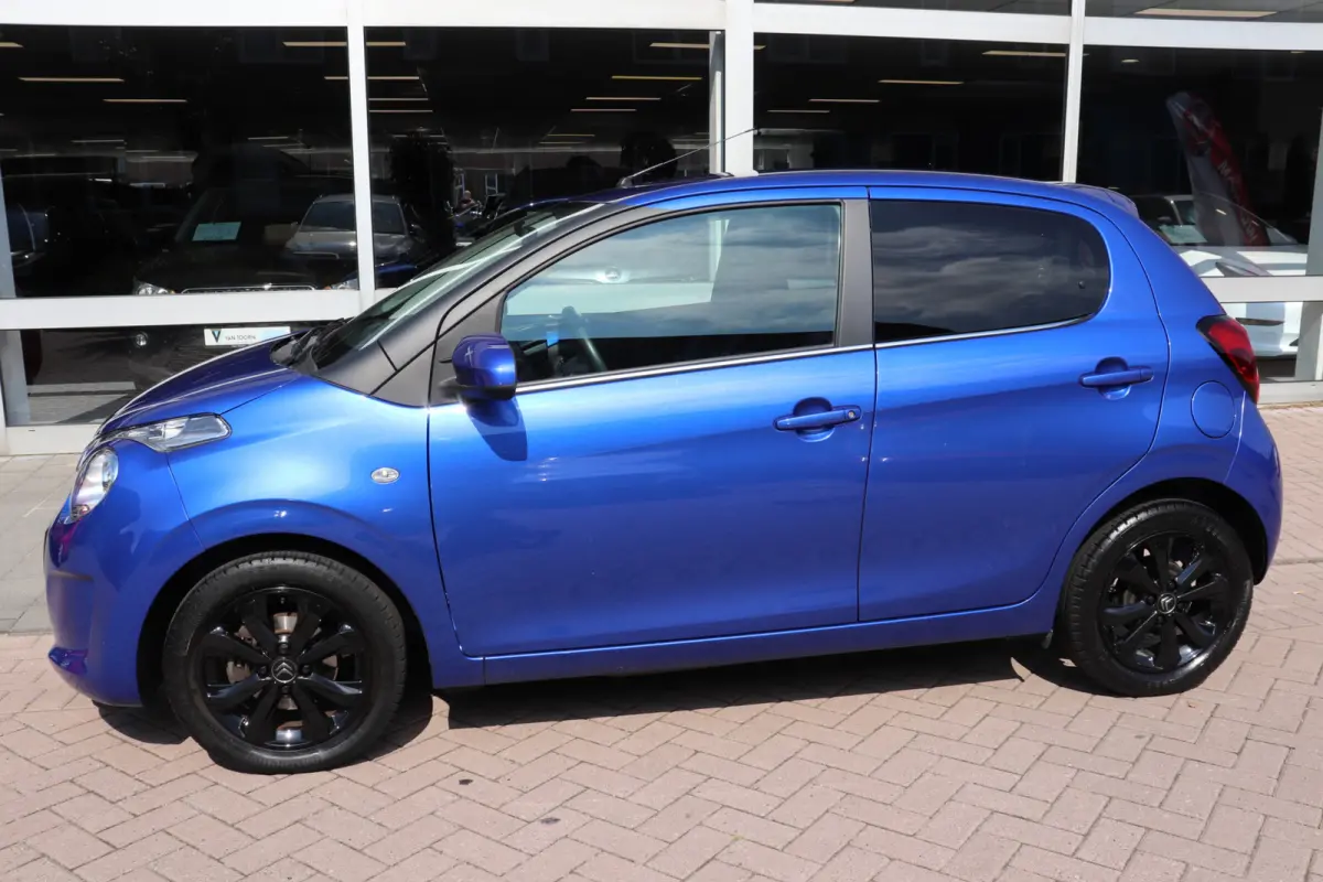 1.0 VTi Shine. Scherm voor Apple Carplay/Android Auto.